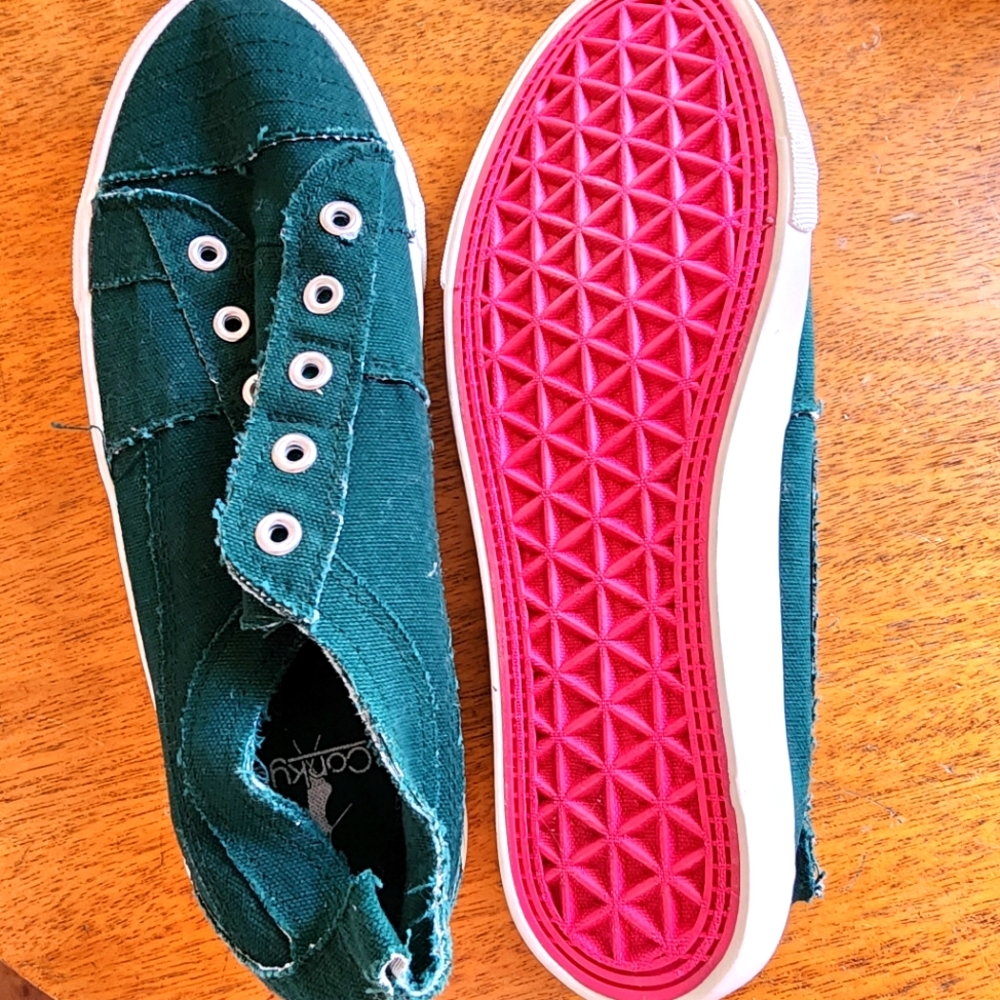 Green Canvas Sneakers with Pink Soles. CORKYS HUNTERGREEN NWOT